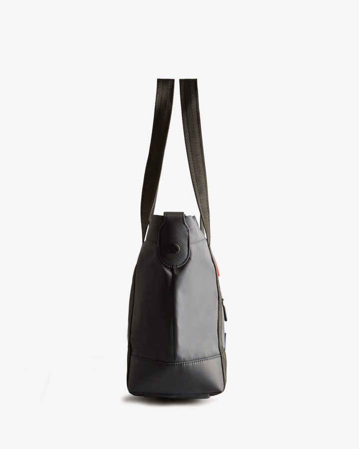 Hunter Nylon Medium Top Clip Tote Bag Navy