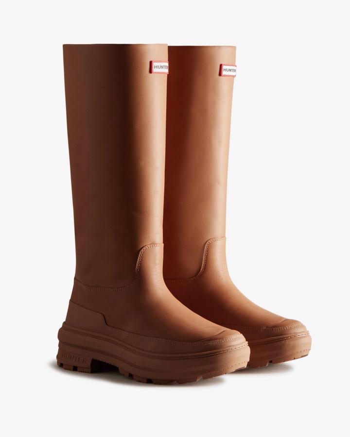 Hunter Women's Killing Eve Tall Chasing Boot Mawson Creek Brown