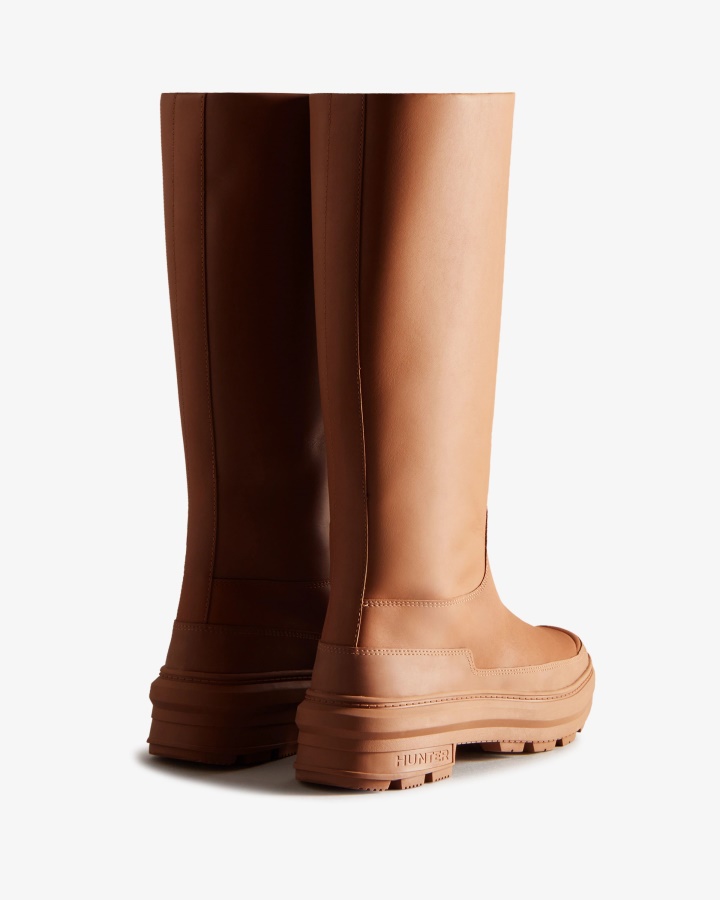 Hunter Women's Killing Eve Tall Chasing Boot Mawson Creek Brown